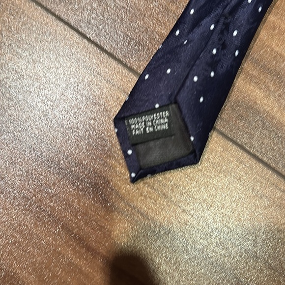 Melted Frosty novelty necktie. - Picture 6 of 6